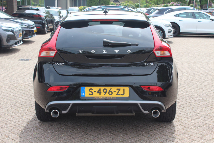 Volvo V40 1.5 T2 Inscription R-Design / Panoramadak / Camera / Leder / Keyless / 17'' / Navigatie / Stoelverwarming / Cruise Control