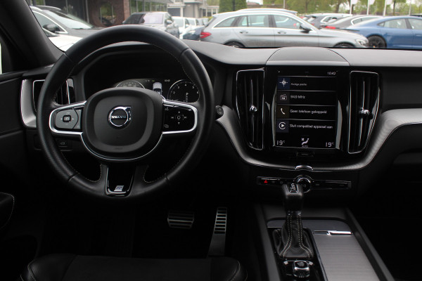 Volvo XC60 2.0 T4 R-Design / 360Camera / Leder&Alcantara / 20'' / Navigatie / Dodehoek / DAB / Cruise Control