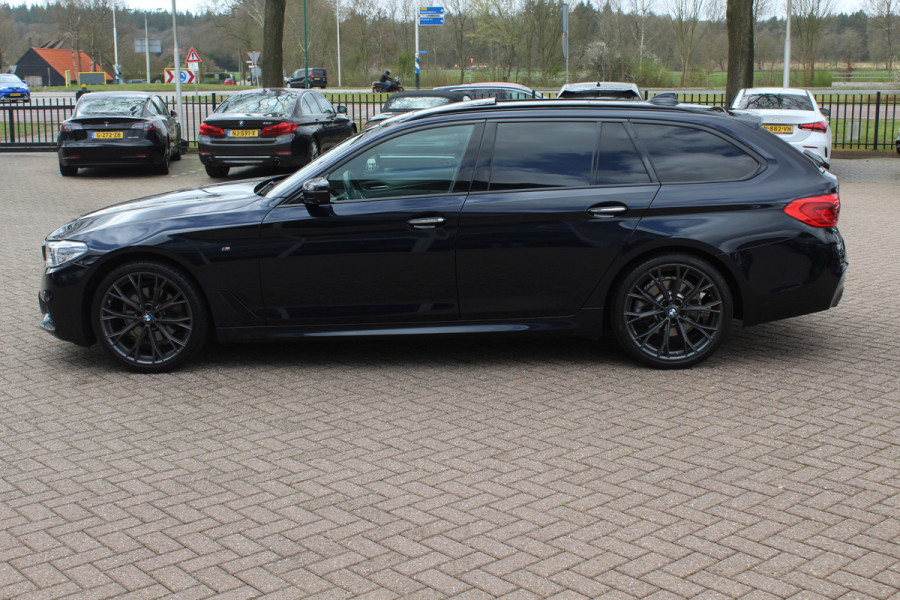 BMW 5 Serie Touring 520d High Exe. M Sport / Panoramadak / Camera / Head-up / 19'' / Leder / Navigatie / Stoelverwarming / Cruise Control