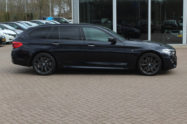BMW 5 Serie Touring 520d High Exe. M Sport / Panoramadak / Camera / Head-up / 19'' / Leder / Navigatie / Stoelverwarming / Cruise Control