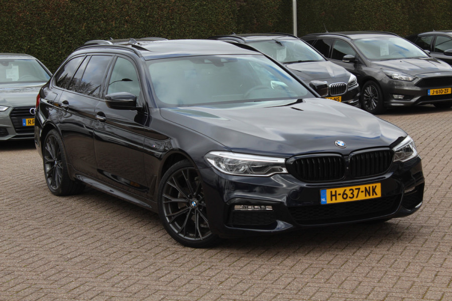 BMW 5 Serie Touring 520d High Exe. M Sport / Panoramadak / Camera / Head-up / 19'' / Leder / Navigatie / Stoelverwarming / Cruise Control