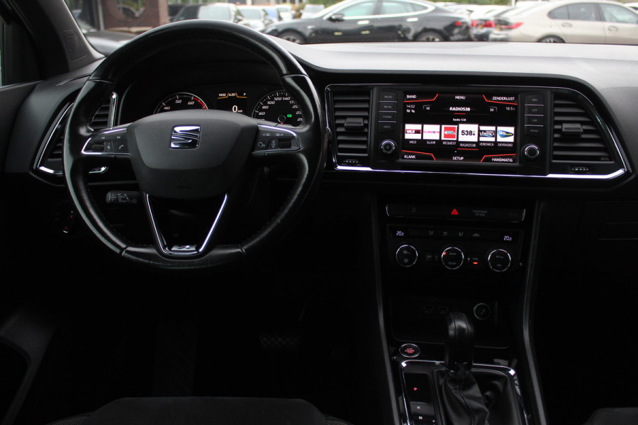 Seat Ateca 1.4 EcoTSI Xcellence / Camera / Navigatie / Cruise Control / LED Koplampen / 18'' / Getint glas