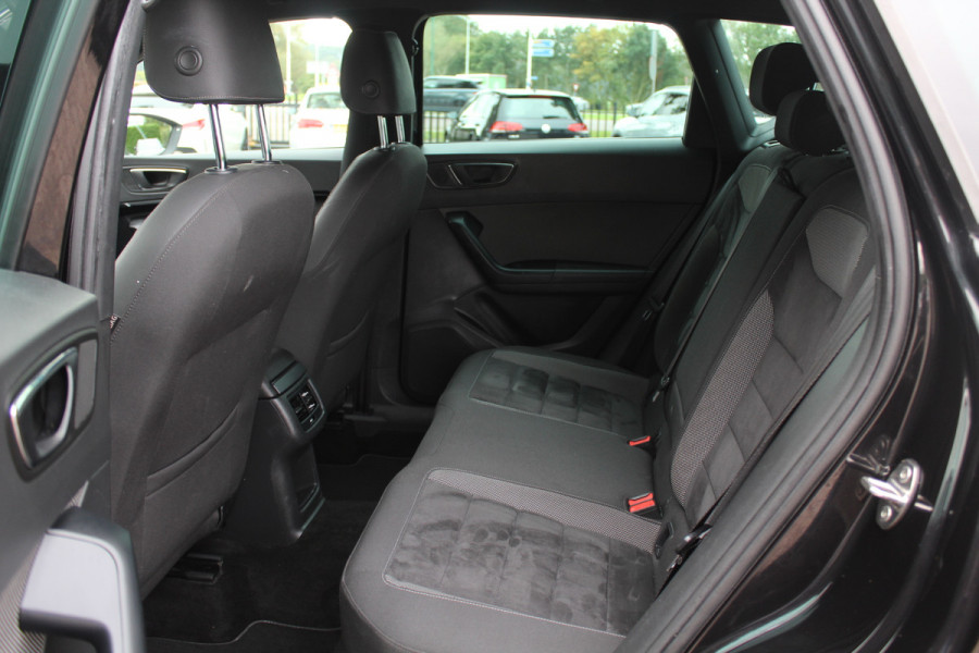 Seat Ateca 1.4 EcoTSI Xcellence / Camera / Navigatie / Cruise Control / LED Koplampen / 18'' / Getint glas