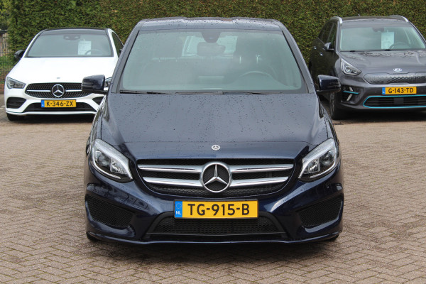 Mercedes-Benz B-Klasse 180 Business Solution AMG Upgrade Edition / Camera / Navigatie / 18'' / Stoelverwarming / Cruise Control
