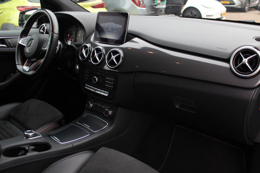 Mercedes-Benz B-Klasse 180 Business Solution AMG Upgrade Edition / Camera / Navigatie / 18'' / Stoelverwarming / Cruise Control