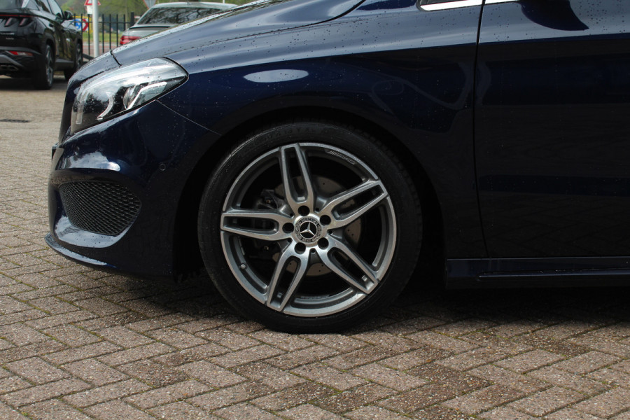 Mercedes-Benz B-Klasse 180 Business Solution AMG Upgrade Edition / Camera / Navigatie / 18'' / Stoelverwarming / Cruise Control