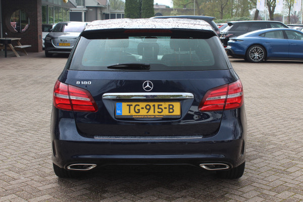 Mercedes-Benz B-Klasse 180 Business Solution AMG Upgrade Edition / Camera / Navigatie / 18'' / Stoelverwarming / Cruise Control