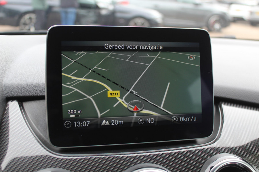 Mercedes-Benz B-Klasse 180 Business Solution AMG Upgrade Edition / Camera / Navigatie / 18'' / Stoelverwarming / Cruise Control
