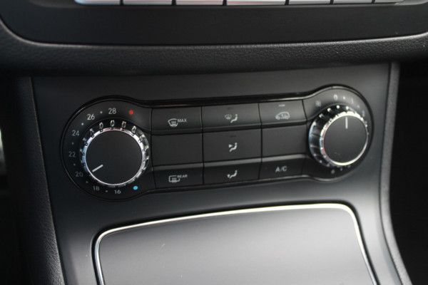 Mercedes-Benz B-Klasse 180 Business Solution AMG Upgrade Edition / Camera / Navigatie / 18'' / Stoelverwarming / Cruise Control