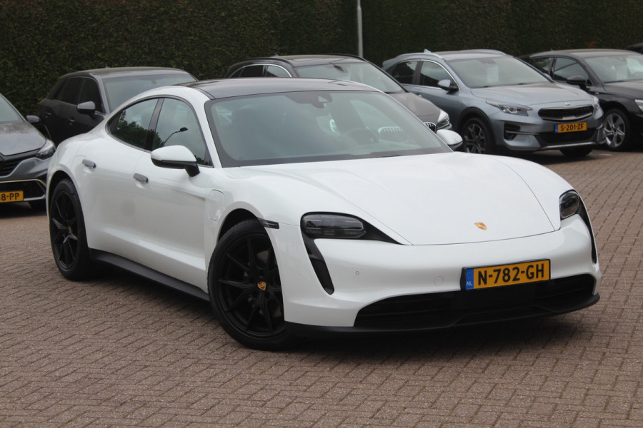 Porsche Taycan 79 kWh / SoH 95% / Panoramadak / Leder / Parkeerhulp V+A / 19'' / Stoelverwarming / DAB / Cruise Control