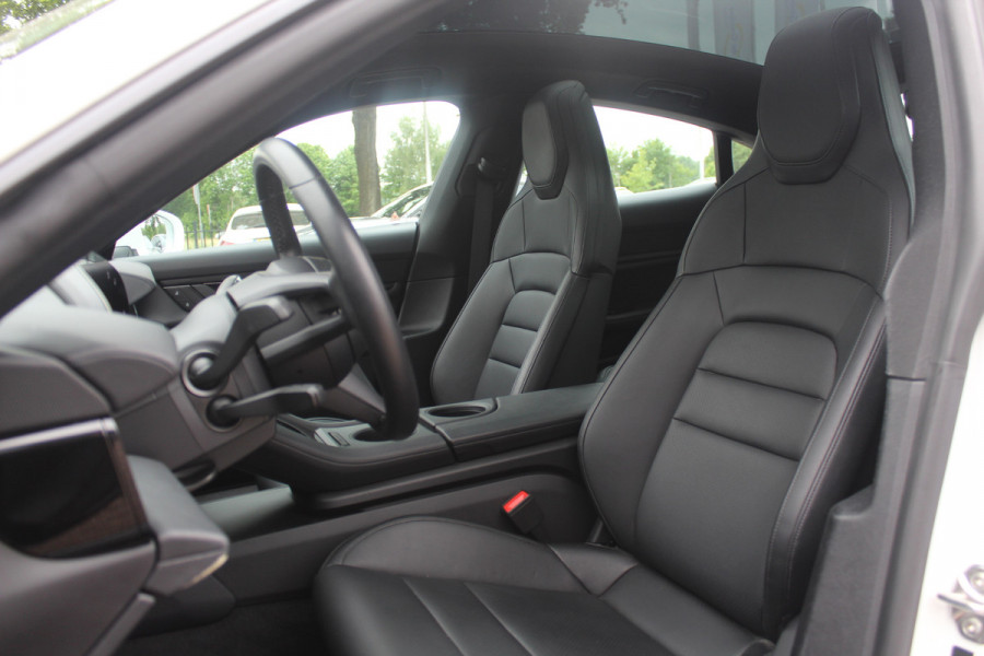 Porsche Taycan 79 kWh / SoH 95% / Panoramadak / Leder / Parkeerhulp V+A / 19'' / Stoelverwarming / DAB / Cruise Control