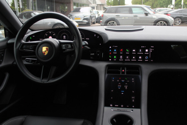 Porsche Taycan 79 kWh / SoH 95% / Panoramadak / Leder / Parkeerhulp V+A / 19'' / Stoelverwarming / DAB / Cruise Control