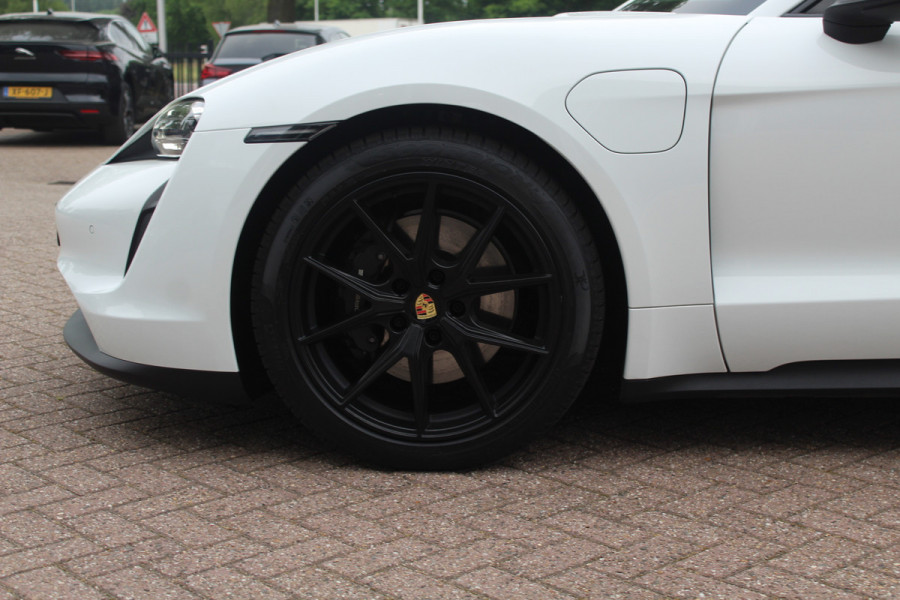 Porsche Taycan 79 kWh / SoH 95% / Panoramadak / Leder / Parkeerhulp V+A / 19'' / Stoelverwarming / DAB / Cruise Control