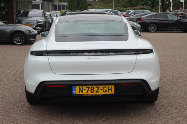 Porsche Taycan 79 kWh / SoH 95% / Panoramadak / Leder / Parkeerhulp V+A / 19'' / Stoelverwarming / DAB / Cruise Control