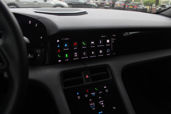 Porsche Taycan 79 kWh / SoH 95% / Panoramadak / Leder / Parkeerhulp V+A / 19'' / Stoelverwarming / DAB / Cruise Control