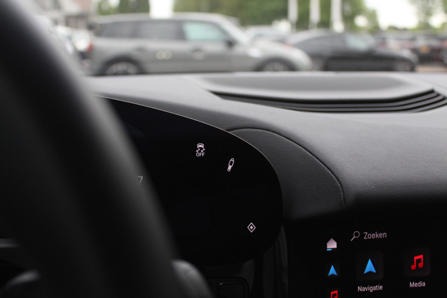 Porsche Taycan 79 kWh / SoH 95% / Panoramadak / Leder / Parkeerhulp V+A / 19'' / Stoelverwarming / DAB / Cruise Control
