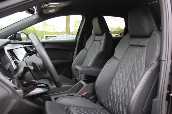 Audi Q4 e-tron 50 quattro Launch edition S Competition 77 kWh / SoH 95% / Camera / Head-up / 20'' / Keyless / RS Seats / Sonos audio / Stoelverwarming / Dodehoek / DAB / ACC / Warmtepomp
