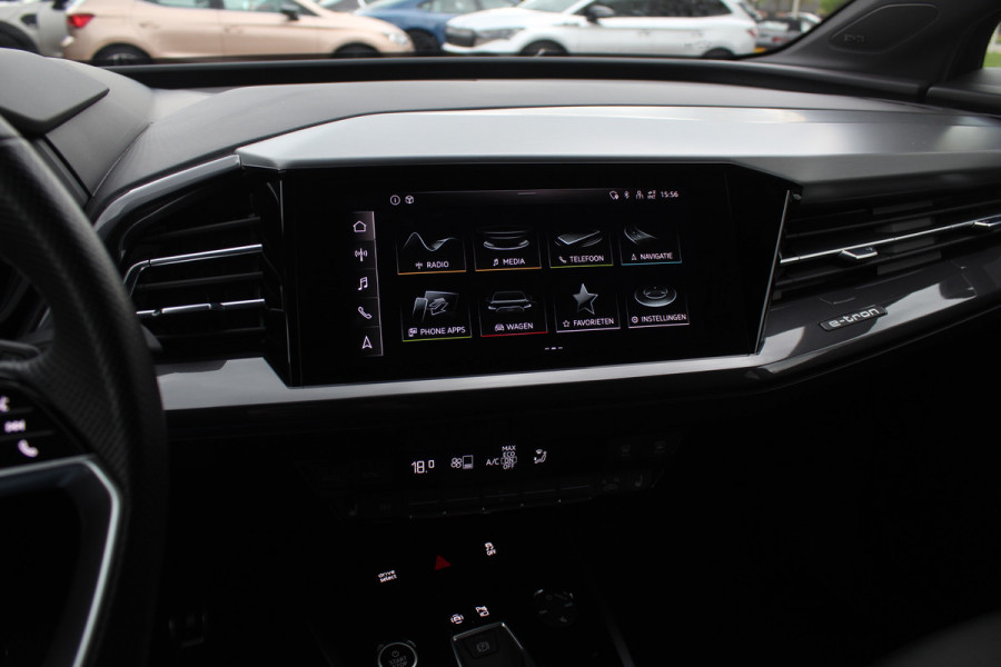 Audi Q4 e-tron 50 quattro Launch edition S Competition 77 kWh / SoH 95% / Camera / Head-up / 20'' / Keyless / RS Seats / Sonos audio / Stoelverwarming / Dodehoek / DAB / ACC / Warmtepomp