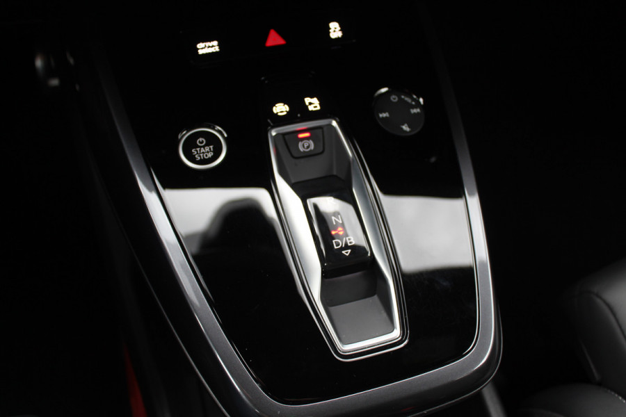 Audi Q4 e-tron 50 quattro Launch edition S Competition 77 kWh / SoH 95% / Camera / Head-up / 20'' / Keyless / RS Seats / Sonos audio / Stoelverwarming / Dodehoek / DAB / ACC / Warmtepomp