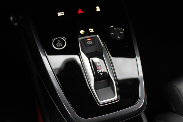 Audi Q4 e-tron 50 quattro Launch edition S Competition 77 kWh / SoH 95% / Camera / Head-up / 20'' / Keyless / RS Seats / Sonos audio / Stoelverwarming / Dodehoek / DAB / ACC / Warmtepomp