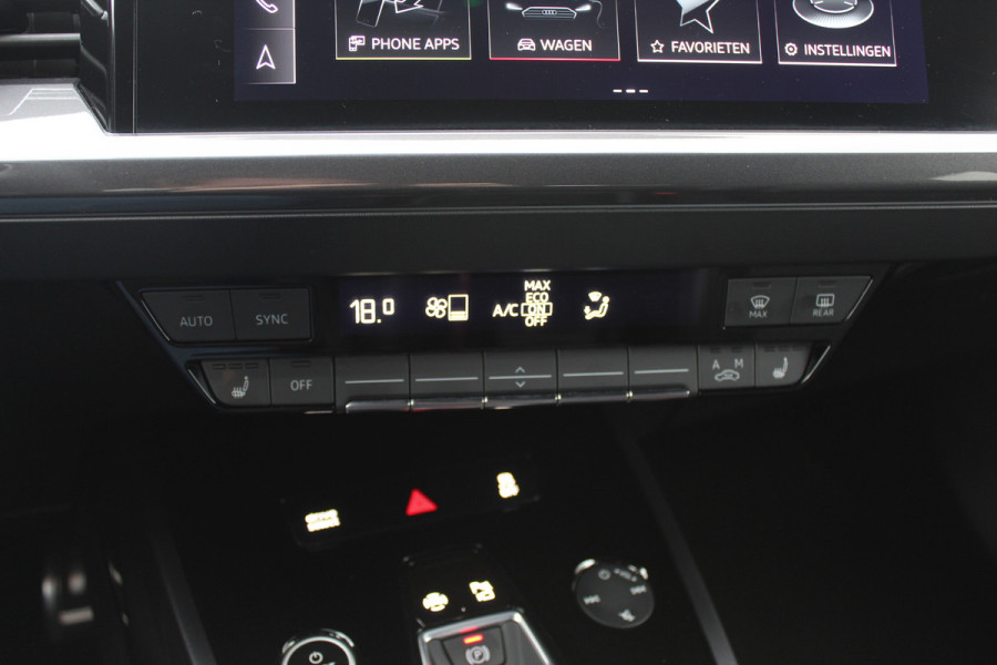 Audi Q4 e-tron 50 quattro Launch edition S Competition 77 kWh / SoH 95% / Camera / Head-up / 20'' / Keyless / RS Seats / Sonos audio / Stoelverwarming / Dodehoek / DAB / ACC / Warmtepomp