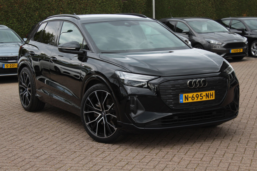 Audi Q4 e-tron 50 quattro Launch edition S Competition 77 kWh / SoH 95% / Camera / Head-up / 20'' / Keyless / RS Seats / Sonos audio / Stoelverwarming / Dodehoek / DAB / ACC / Warmtepomp