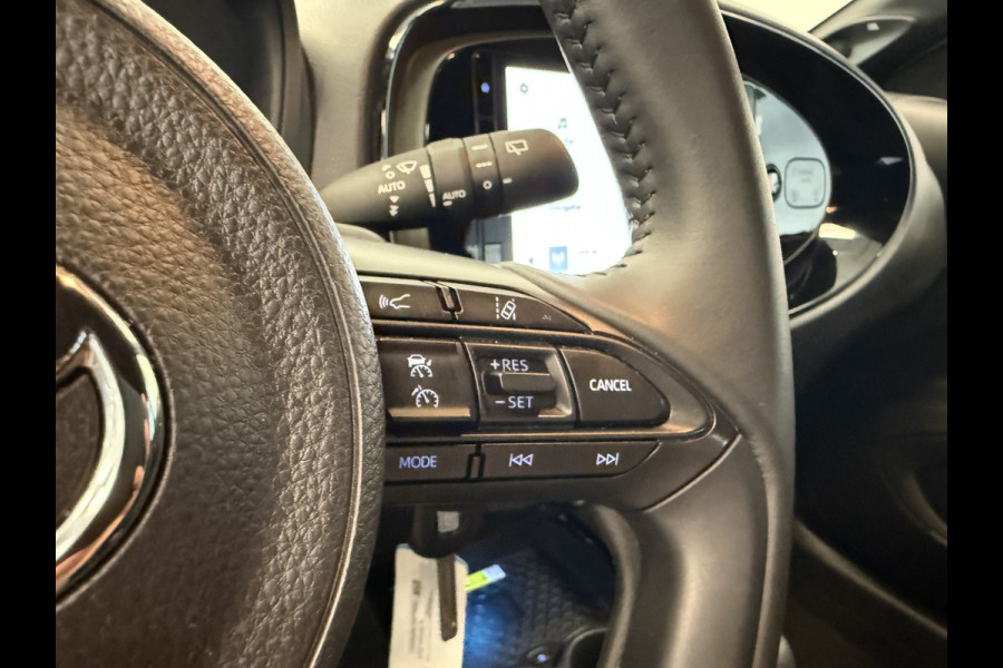 Toyota Aygo X 1.0 VVT-i S-CVT Envy 5-Drs. ClimateControl 18'lmv Navigatie 24 maanden garantie mogelijk (*vraag naar de voorwaarden)