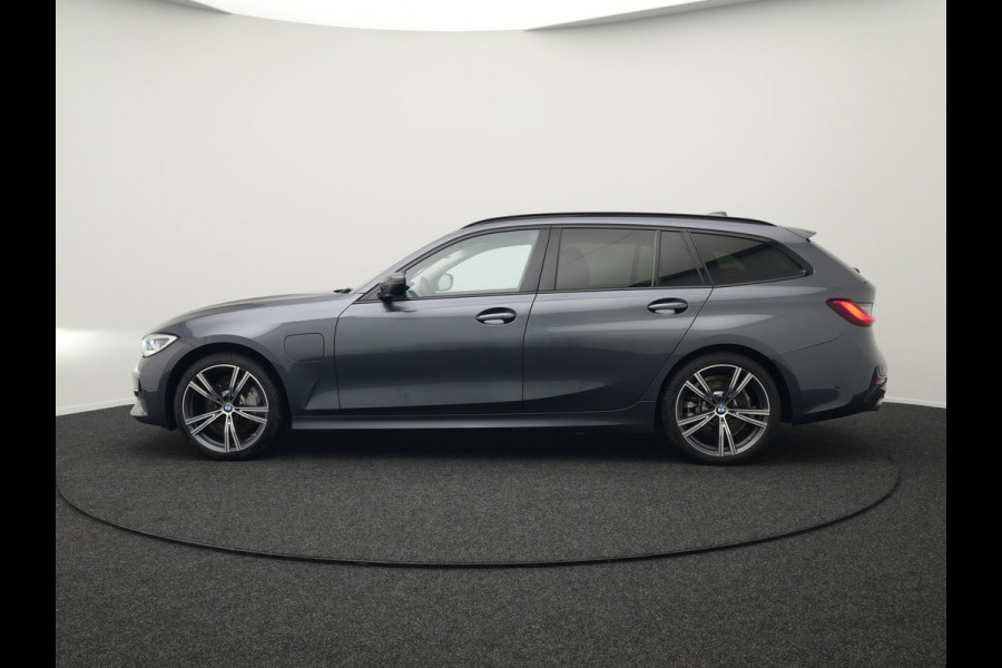 BMW 3 Serie Touring 330e Sportline Plug In Hybrid 293pk PHEV | Trekhaak af Fabriek | Laser LED | Head Up | Lederen Sportstoelen Verwarmd | Harman Kardon | Apple Carplay | Keyless |