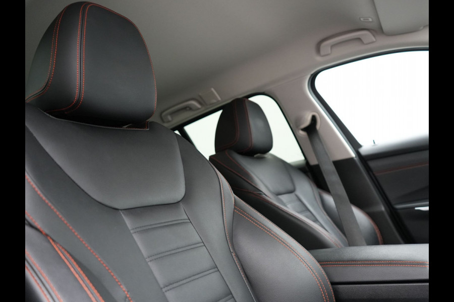 BMW 3 Serie Touring 330e Sportline Plug In Hybrid 293pk PHEV | Trekhaak af Fabriek | Laser LED | Head Up | Lederen Sportstoelen Verwarmd | Harman Kardon | Apple Carplay | Keyless |
