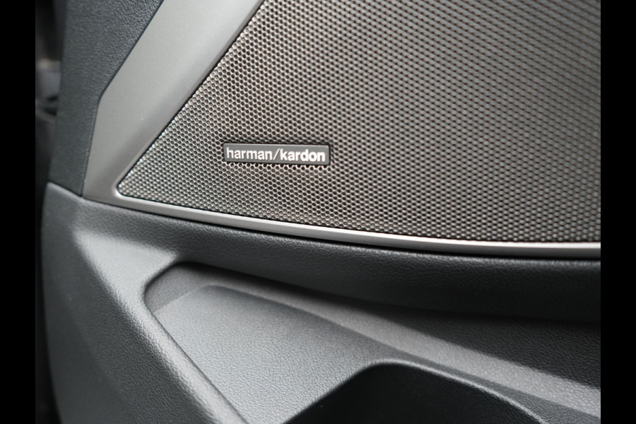 BMW 3 Serie Touring 330e Sportline Plug In Hybrid 293pk PHEV | Trekhaak af Fabriek | Laser LED | Head Up | Lederen Sportstoelen Verwarmd | Harman Kardon | Apple Carplay | Keyless |