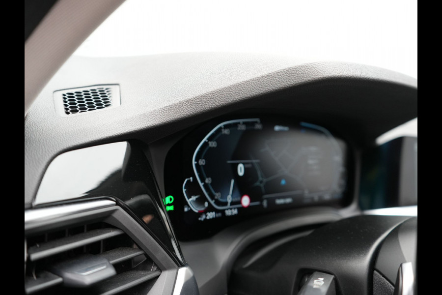 BMW 3 Serie Touring 330e Sportline Plug In Hybrid 293pk PHEV | Trekhaak af Fabriek | Laser LED | Head Up | Lederen Sportstoelen Verwarmd | Harman Kardon | Apple Carplay | Keyless |