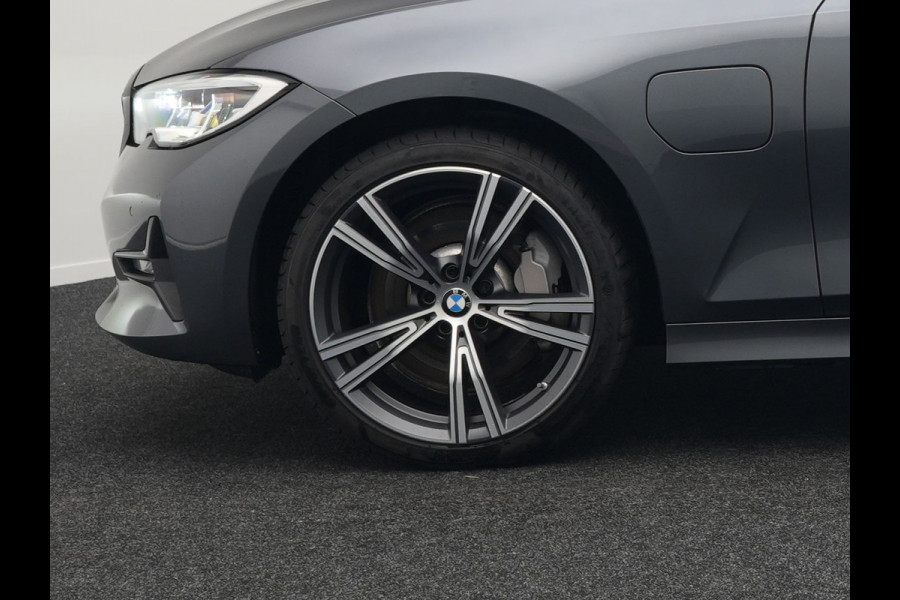 BMW 3 Serie Touring 330e Sportline Plug In Hybrid 293pk PHEV | Trekhaak af Fabriek | Laser LED | Head Up | Lederen Sportstoelen Verwarmd | Harman Kardon | Apple Carplay | Keyless |
