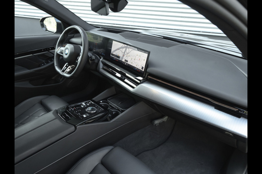 BMW 5 Serie Touring 530e M-Sport Pro - Trekhaak - Driving Ass Prof - Stoelventilatie - Head-up