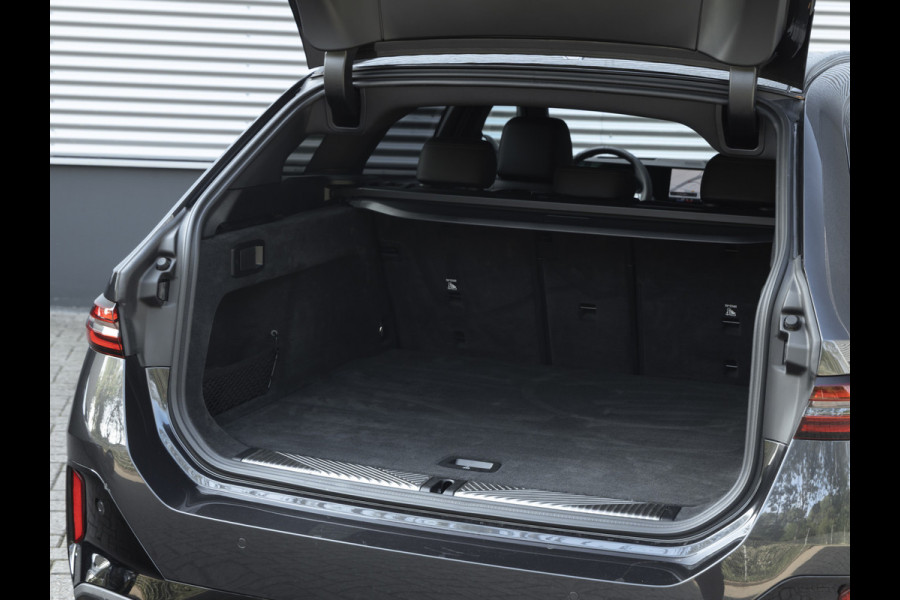 BMW 5 Serie Touring 530e M-Sport Pro - Trekhaak - Driving Ass Prof - Stoelventilatie - Head-up