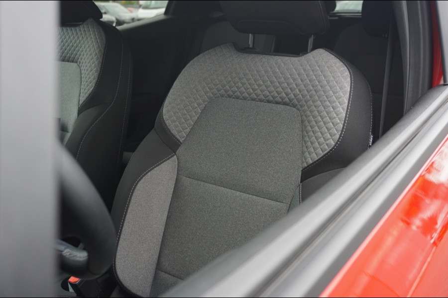 Mitsubishi Colt 90PK Intense CARPLAY | CLIMA | CAMERA | KEYLESS | CRUISE | LED!