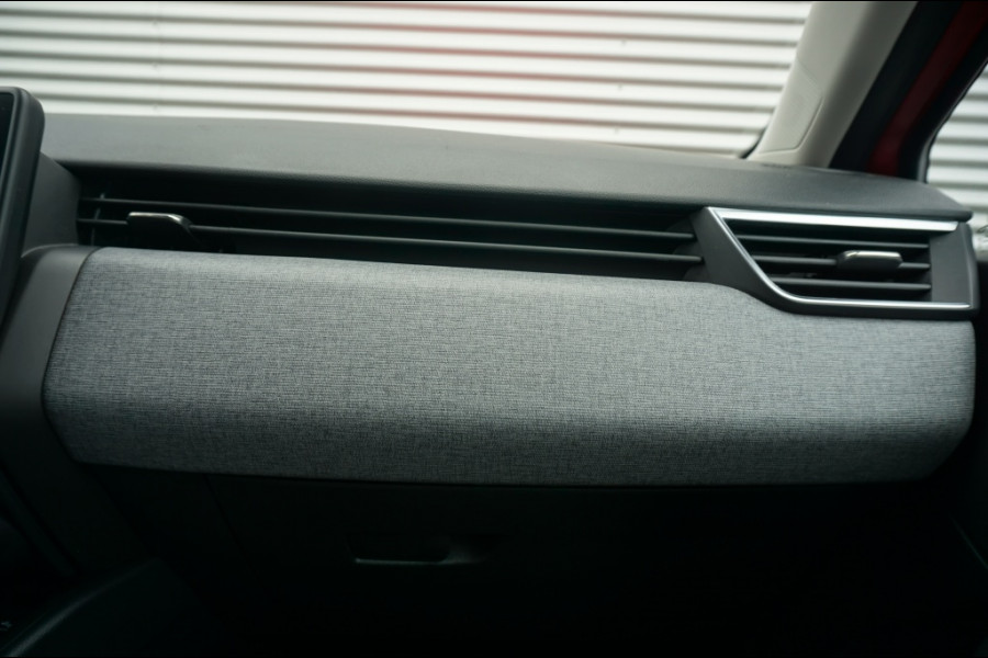 Mitsubishi Colt 90PK Intense CARPLAY | CLIMA | CAMERA | KEYLESS | CRUISE | LED!