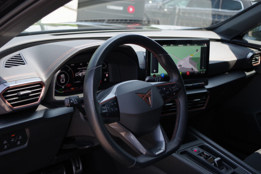 CUPRA Formentor 1.4 e-Hybrid VZ 245 PK Copper Edition PHEV, Groot-Navigatie, Adap. Cruise Control, Camera