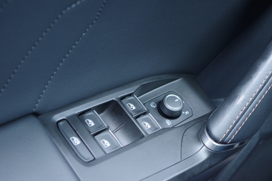 CUPRA Formentor 1.4 e-Hybrid VZ 245 PK Copper Edition PHEV, Groot-Navigatie, Adap. Cruise Control, Camera