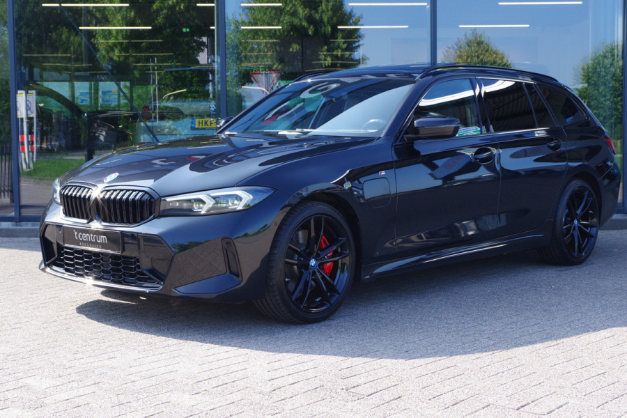 BMW 3 Serie Touring 330e xDrive 293 PK M-Sport Pro, Panoramadak, Elek. Trekhaak, Camera