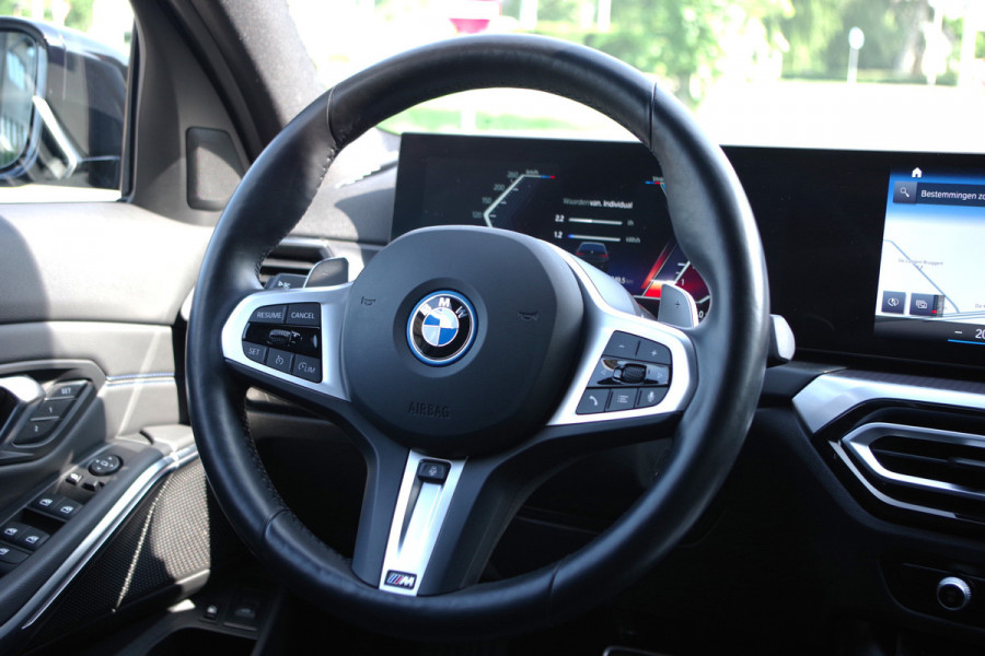 BMW 3 Serie Touring 330e xDrive 293 PK M-Sport Pro, Panoramadak, Elek. Trekhaak, Camera