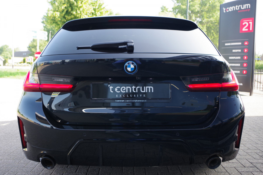 BMW 3 Serie Touring 330e xDrive 293 PK M-Sport Pro, Panoramadak, Elek. Trekhaak, Camera