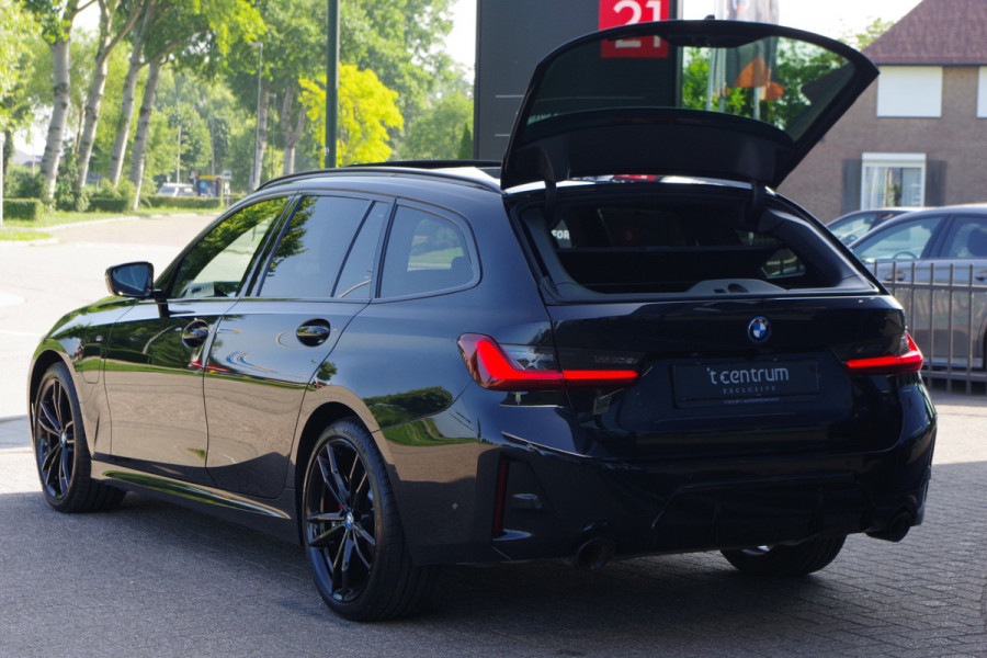 BMW 3 Serie Touring 330e xDrive 293 PK M-Sport Pro, Panoramadak, Elek. Trekhaak, Camera