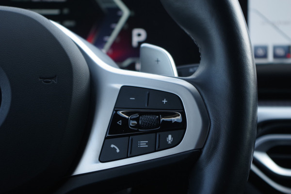 BMW 3 Serie Touring 330e xDrive 293 PK M-Sport Pro, Panoramadak, Elek. Trekhaak, Camera