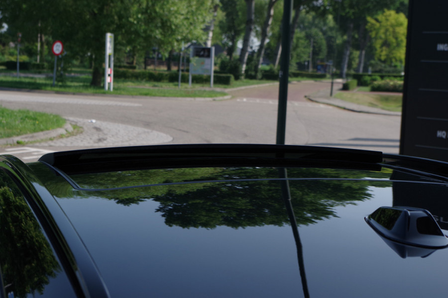 BMW 3 Serie Touring 330e xDrive 293 PK M-Sport Pro, Panoramadak, Elek. Trekhaak, Camera