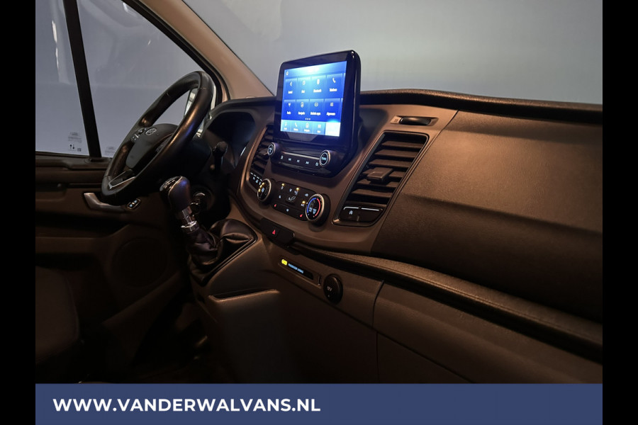 Ford Transit Custom 2.0 TDCI L2H1 Euro6 Airco | Navigatie | Camera | LED | Cruisecontrol | Verwarmde voorruit 2800kg trekvermogen, Stoelverwarming, Parkeersensoren, Bijrijdersbank