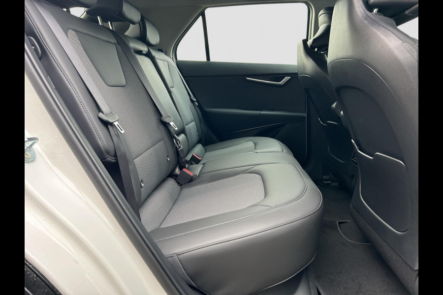Kia Niro EV Light Edition 64.8 kWh Automaat | Clima | Cruise | Camera | Navi | Apple Carplay & Android Auto |
