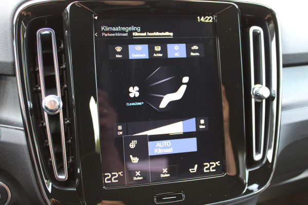 Volvo XC40 1.5 T4 Plug-in hybrid Plus Dark | Trekhaak | H/K | Pilot Assist | Memory | Navigatie | 360 Camera