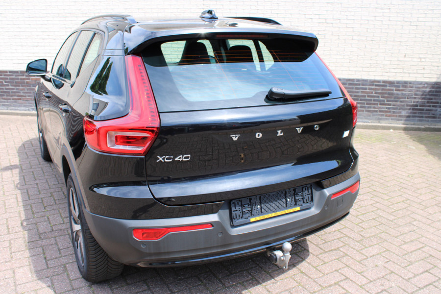 Volvo XC40 1.5 T4 Plug-in hybrid Plus Dark | Trekhaak | H/K | Pilot Assist | Memory | Navigatie | 360 Camera
