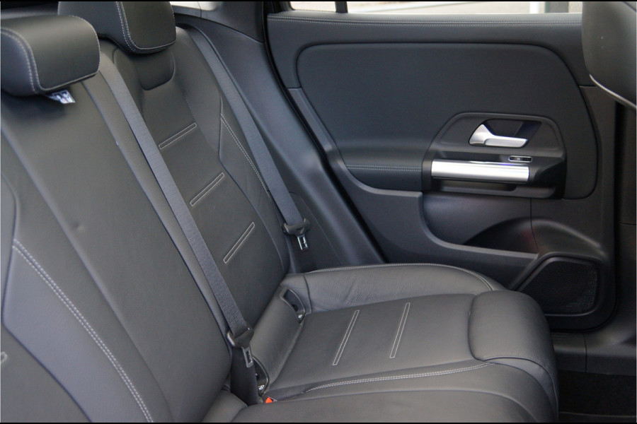 Mercedes-Benz GLA GLA 250 4M AMG Line | Leder Panorama Carplay Camera