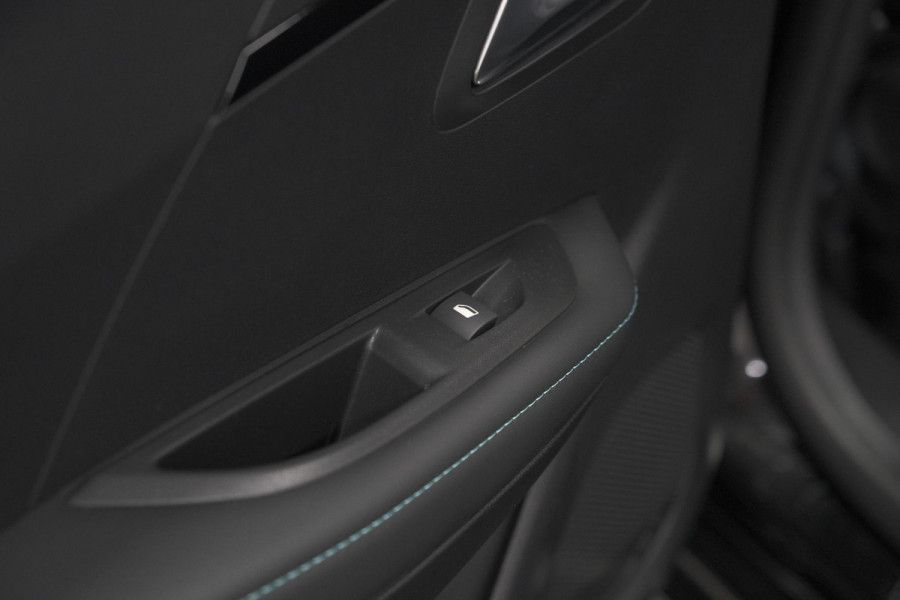 Peugeot e-208 EV Allure 50 kWh | 3 Fase Laadfunctie | Parkeersensoren | Apple Carplay